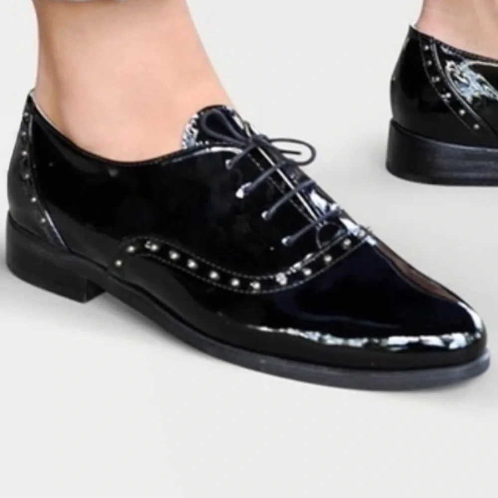Julia Bo Savile Oxfords black patent leather silver stud Shoes size 6.5  /  7